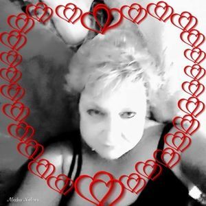 Meet your Posher, Leigh